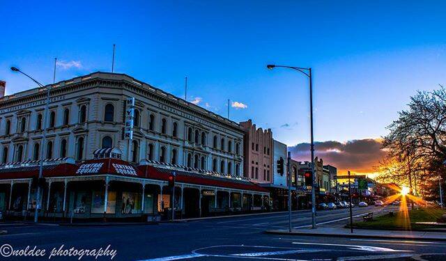 PHOTO OF THE DAY: @noldees_photo "#sunsets #sunsetwarriorgo #loveballarat #ballaratlife #ballarat #town #photoshoot #photography #photooftheday #victoria #australia #igsunset" via Instagram