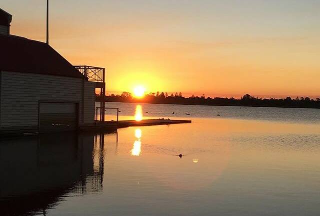 PIC OF THE DAY: @elainejudith "Sunset at Lake Wendouree, Ballarat #sunset #ballarat"
