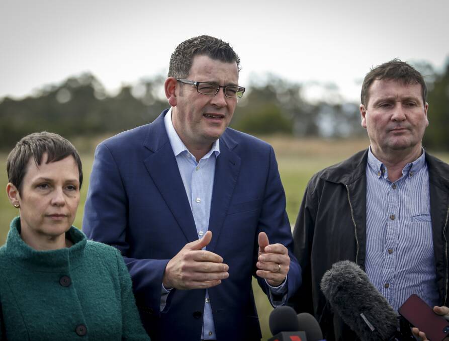 CASH SPLASH: Daniel Andrews announces the fund alongside Agriculture Minister Jaala Pulford and VFF president Peter Tuohey. Picture: Eddie Jim.