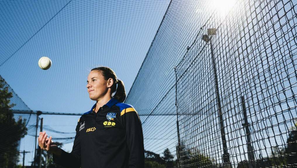 Tamworth's Erin Osborne is an Australian off-spin bowler from Tamworth, who says the gender gap in sport is slowly closing ahead of International Women's Day. Photo: Rohan Thomson