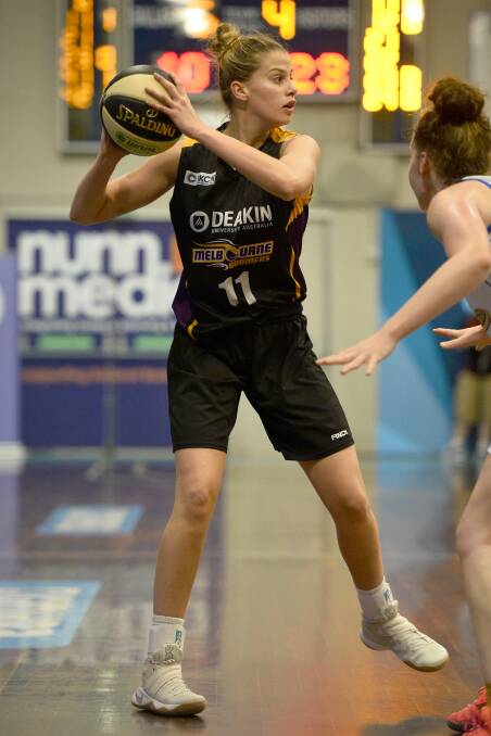Former Rush player Liv Thompson in action for Melbourne Boomers in an exhibition game at the Minerdome on Saturday night. Picture: Dylan Burns