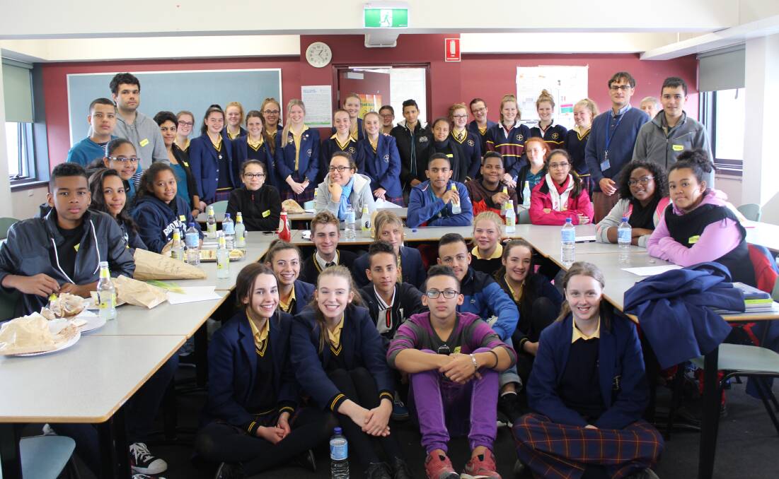 Lunch time for Reunion Island visitors and Damascus College year 10 and 11 French students