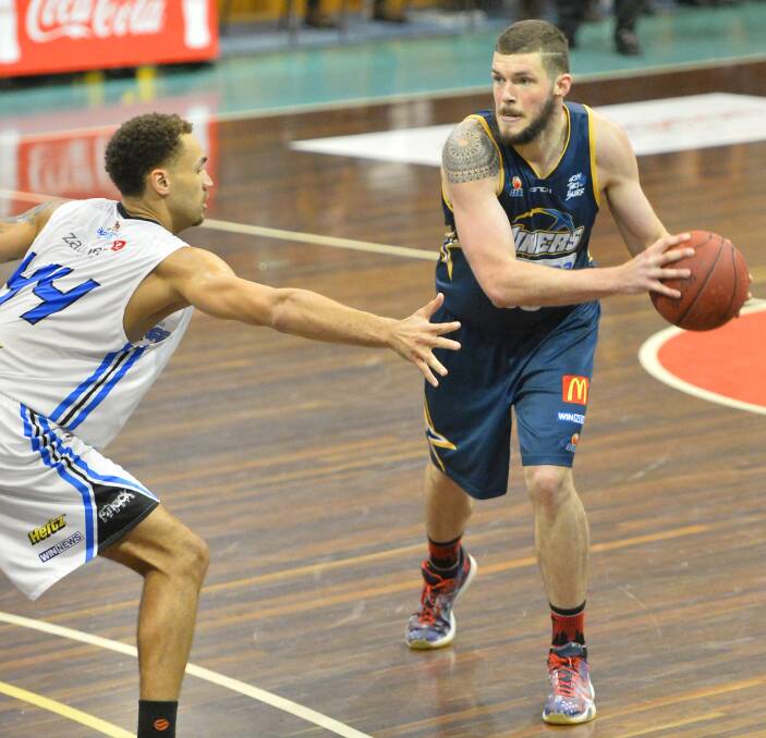 Out of the blocks: James Hunter helped the Ballarat Miners shoot away from the Frankston Blues, hitting the scoreboard early en route to 17 points for the match.  Picture: Dylan Burns.  