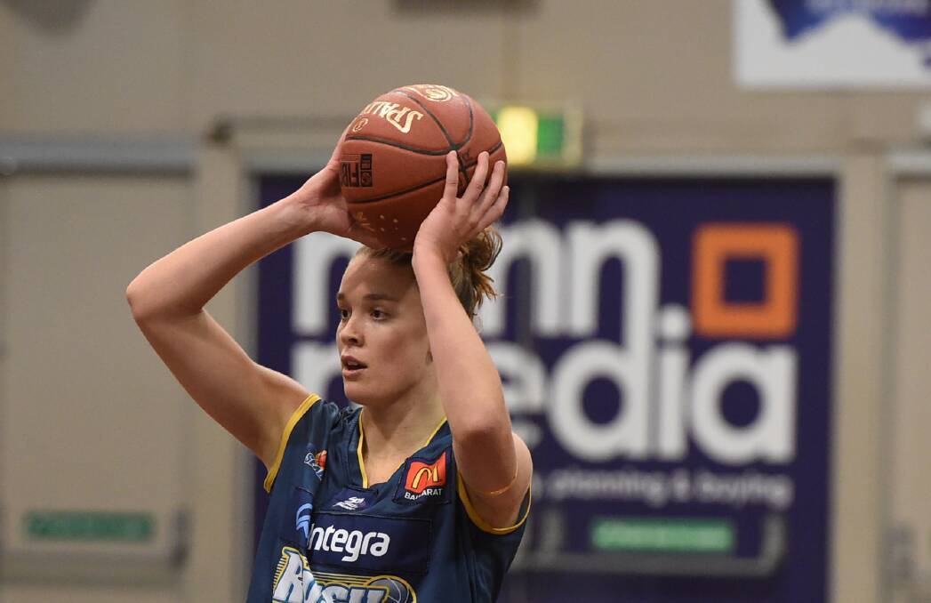 Pipped at the post: Ballarat Rush's Molly Mathews accrued 5 rebounds and two assists in the Rush's one point loss to Frankston on the weekend.  Picture: Lachlan Bence.