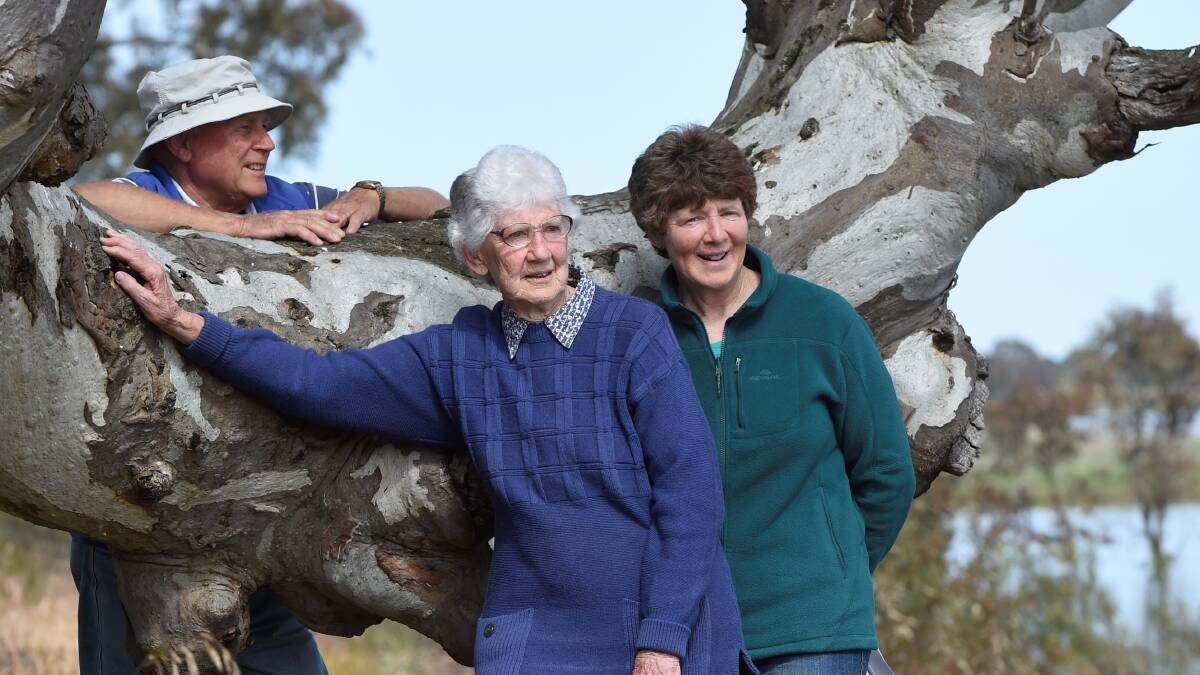 Friends of Lake Burrumbeet including John Gregurke, Margaret Moodie and ​Susan Moodie want to see action to look after the lake. Picture Lachlan Bence