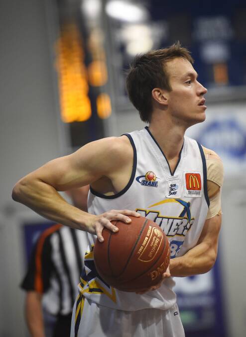 CROSS-OVER: Ross Weightman played in Big V and SEABL for Miners