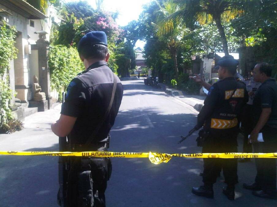 The Bali bomb squad cordon off the area in front of the home of the Australian Consul-General. Photo: Amilia Rosa