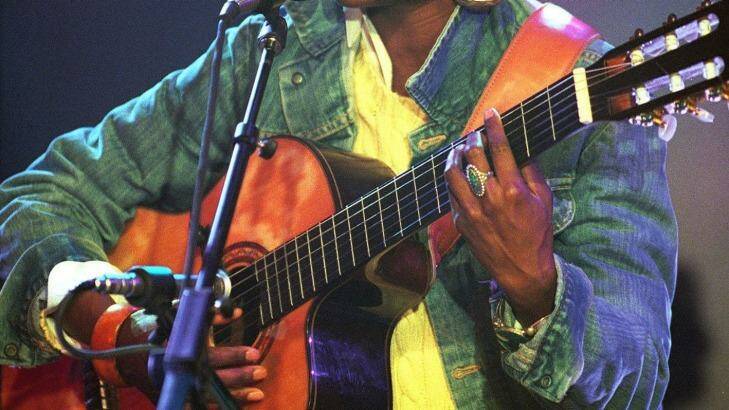 Lauryn Hill performs during a taping of MTV Unplugged in 2001. Photo: Darla Khazei