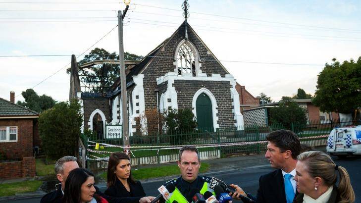 Inspector Graham Banks speaks to the media at the Geelong mosque. Photo: Chris Hopkins