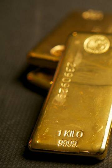 The strengthening US economy has helped send gold prices below $US1200 per ounce. Photo: Eddie Jim