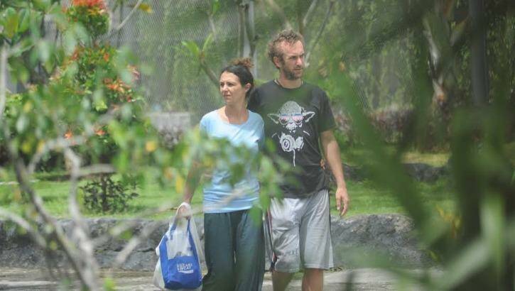 Sarah Connor and David Taylor strolling in Bali's Kerobokan jail on January 4. Photo: Alan Putra