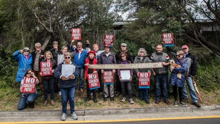 Members of the Somers community who were against the construction of a pathway.  Photo: Jason South