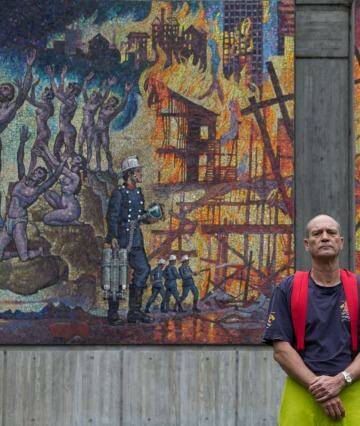 Firefighter Peter Bevis, who featured in Labor's 2014 election campaign, is deeply disappointed by the government's treatment of firefighters now.  Photo: JasonSouth