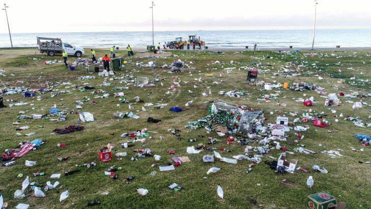 Clean up at St Kilda beach after Christmas parties. 26th December 2017. The Age Fairfaxmedia News Picture by JOE ARMAO