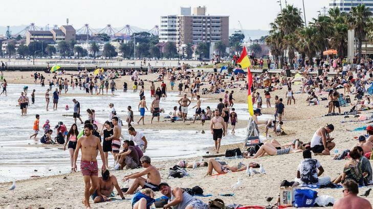 Melburnians flocked to the beach on Saturday. Photo: Daniel Pockett