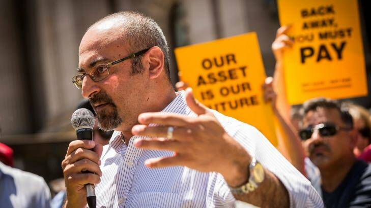 Peter Khalil speaks to members of the Taxi industry. Photo: Chris Hopkins