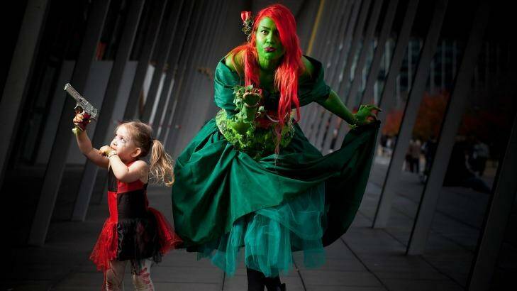 Llana Turnbull as Poison Ivy and her daughter Amity Codey, 3, as Harley Quinn at Oz Comic-Con. Photo: Arsineh Houspian