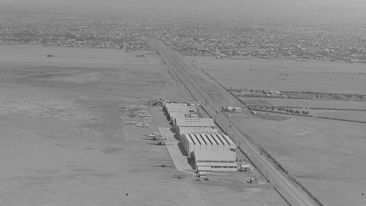 The airport in 1939. The city is in the background.  Photo: State Library of Victoria