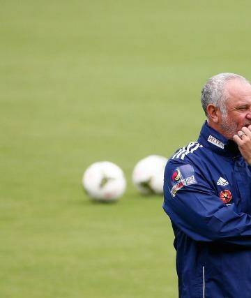 Salary cap cheats must be punished if found guilty: Graham Arnold has weighed into the Perth Glory debate. Photo: Daniel Munoz