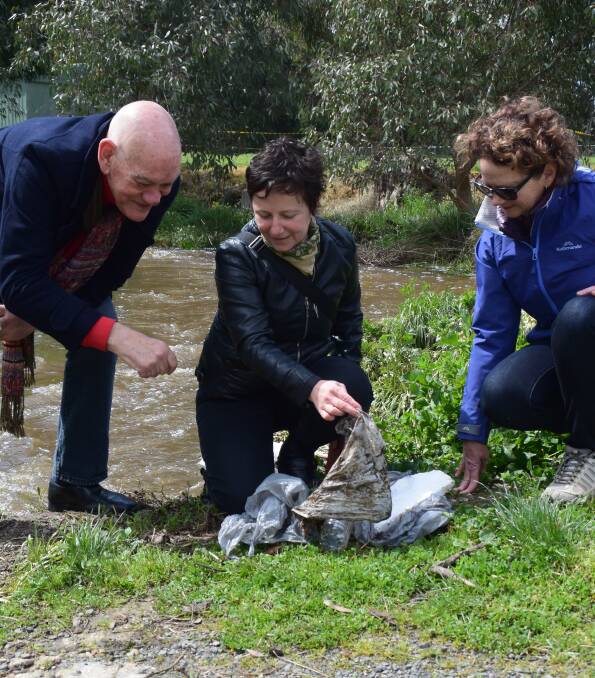 POLLUTION: David Twomey (left) and Colleen Filippa (right) from Plastic Bag Free Ballarat with Ballarat City Council candidate Belinda Coates. Picture: Siobhan Calafiore.