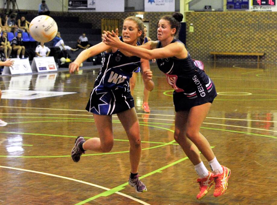 RACE: Sovereigns’ Kelly Conroy and Geelong Cougar Melissa Bragg compete for the ball. PICTURES: JEREMY BANNISTER