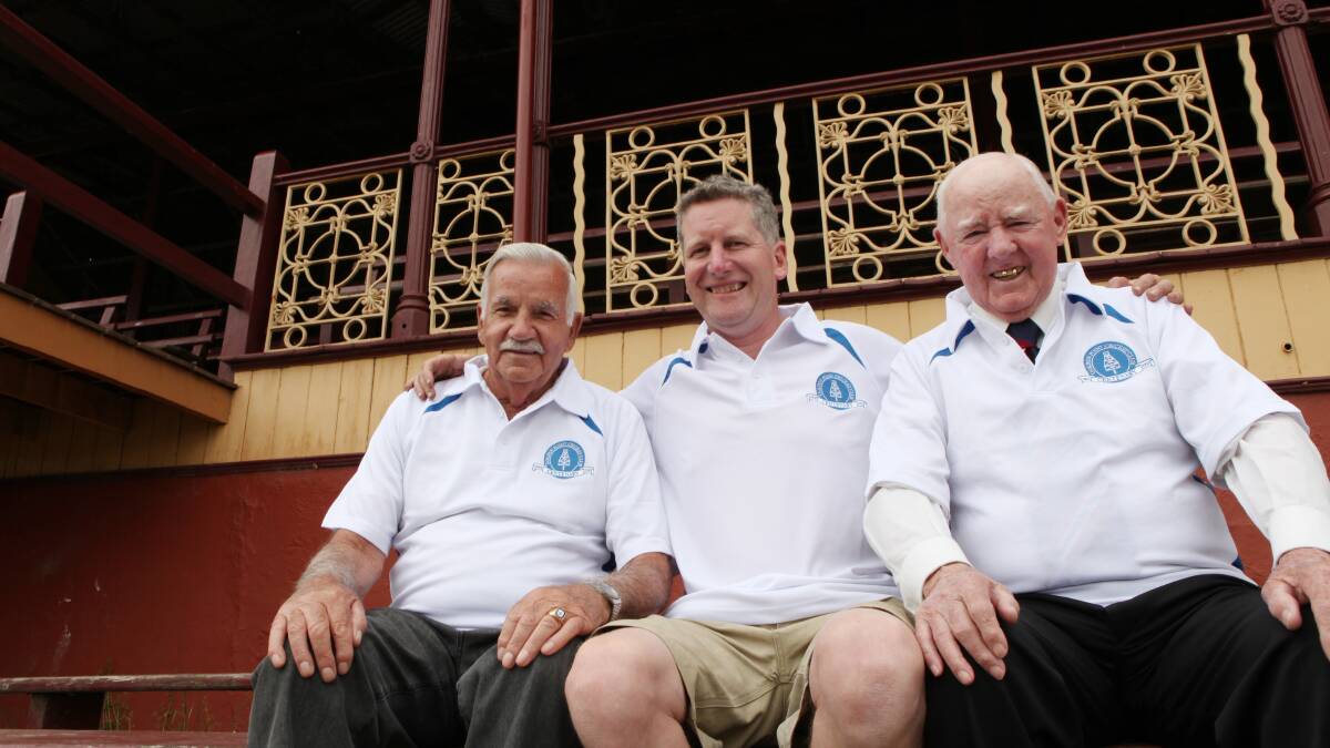 Vin Cahil (right) with Golden Point president  Mark Vandeheuvel and fellow Pointies legend Bill McKay at the Eastern Oval in 2010. Photo: Adam Trafford
