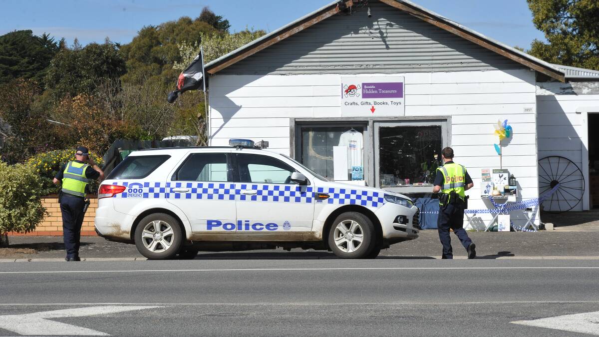 Police at the scene. PICTURE: LACHLAN BENCE