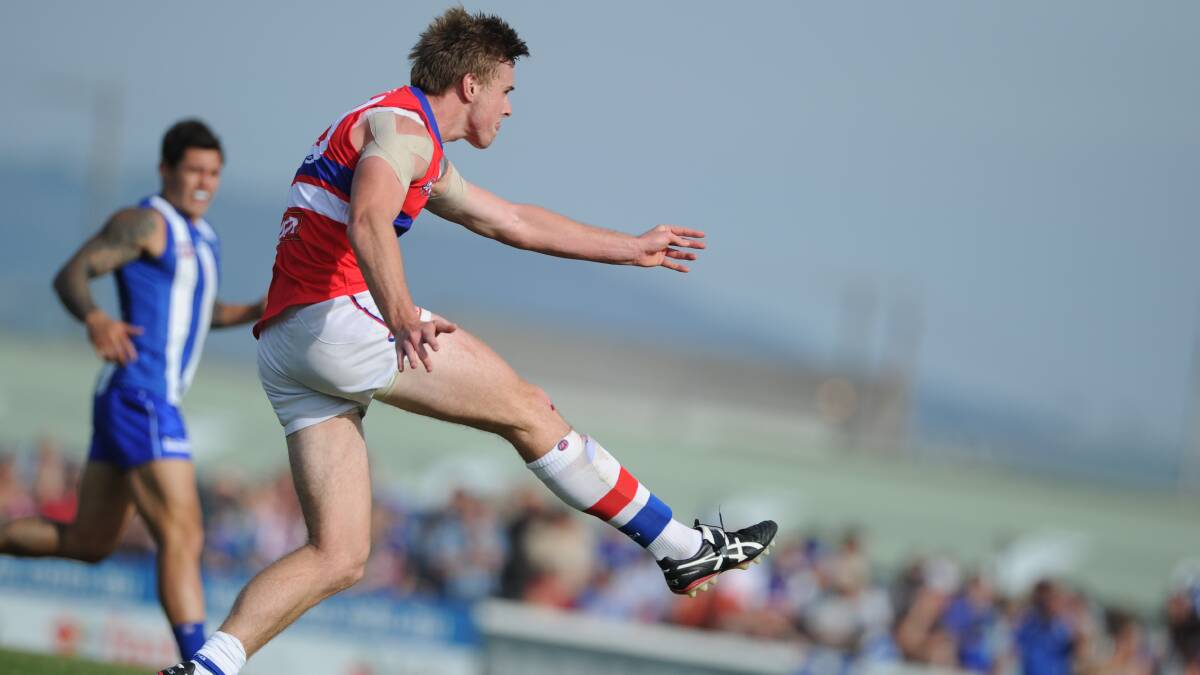 Ballarat'ss Jordan Roughead has inked a new three-year contract extension with the Western Bulldogs.
