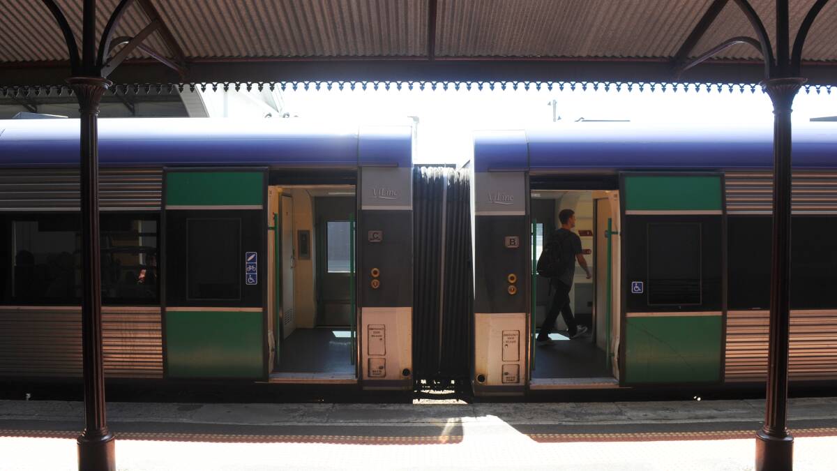 Ballarat trains delayed by hot weather restrictions