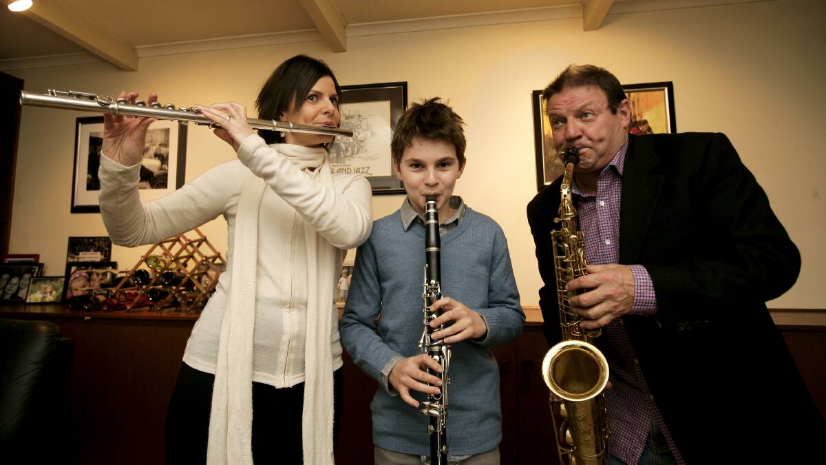 Sally Cassar, Sam Cassar and Barry Currie will perform this Sunday at the Ballarat Golf Club. PICTURE: CRAIG HOLLOWAY