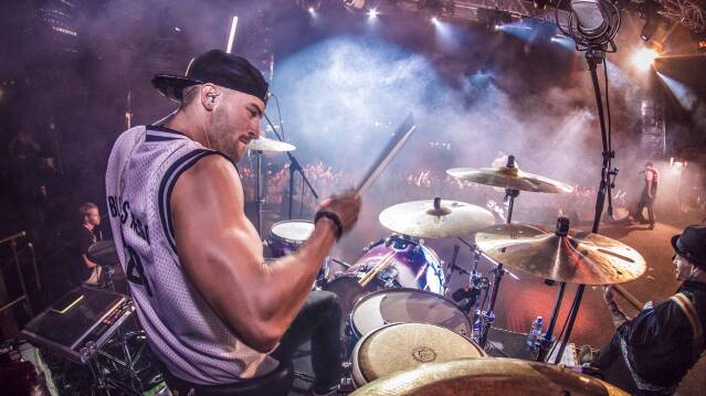  Dan Kerby has returned to his home town while touring with Bliss N Eso’s Circus Under the Stars tour.