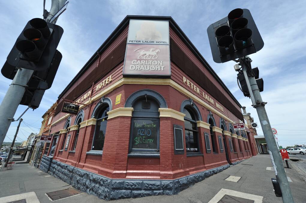 The Peter Lalor Hotel on the corner of Mair Street and Doveton Street North has closed. PICTURE: LACHLAN BENCE
