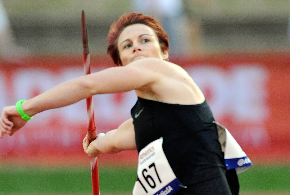 Ballarat athlete Kathryn Mitchell throws the javelin at Santos Stadium.