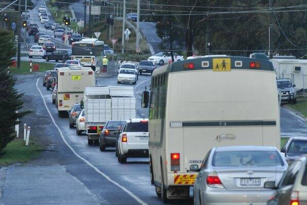 Traffic congestion on Geelong Rd at Mt Clear.