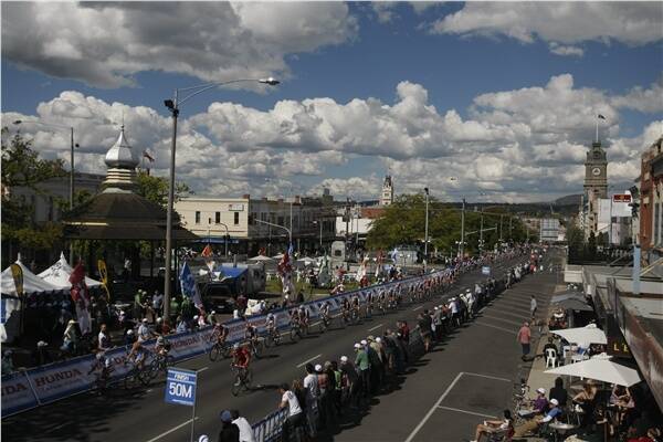 CITY PRIDE: Hundreds of people gather to watch the Jayco Herald Sun tour ride through Ballarat at the weekend. Picture: Daniel Hartley-Allen
