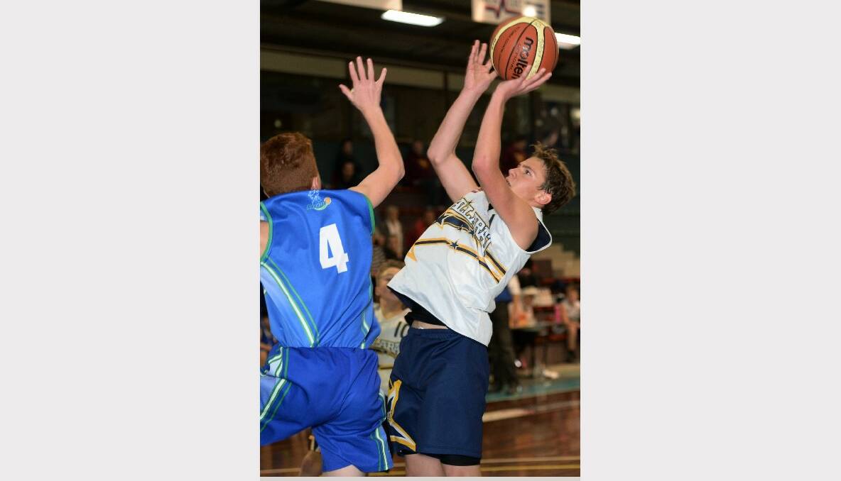 Junior Basketball Tournament: Under 14A boys - Ballarat Blue v Broadmeadows. Saxon Sell (Broadmeadows) and Kyle Mazzarella (Ballarat Blue). PICTURES: KATE HEALY 