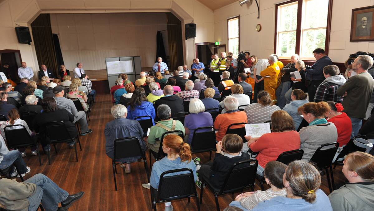 The community has gathered in Snake Valley this morning to regroup after yesterday's fire. PICTURE: LACHLAN BENCE.