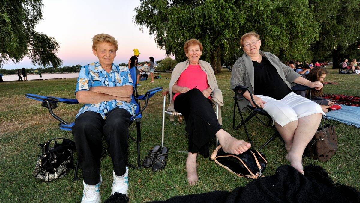 Margaret Willmott, Mary Martin, Barb Gleeson at Australia Day celebrations around the lake.