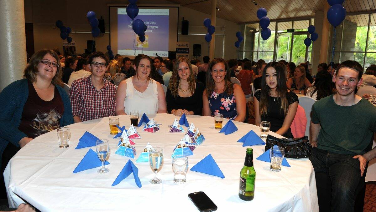 Shannon mennen Jerry Gaiser Louise Thompson Stephanie Collier  Sarah Quick  Jody Dontje Aodhan Kelly at the Fed Uni student dinner.