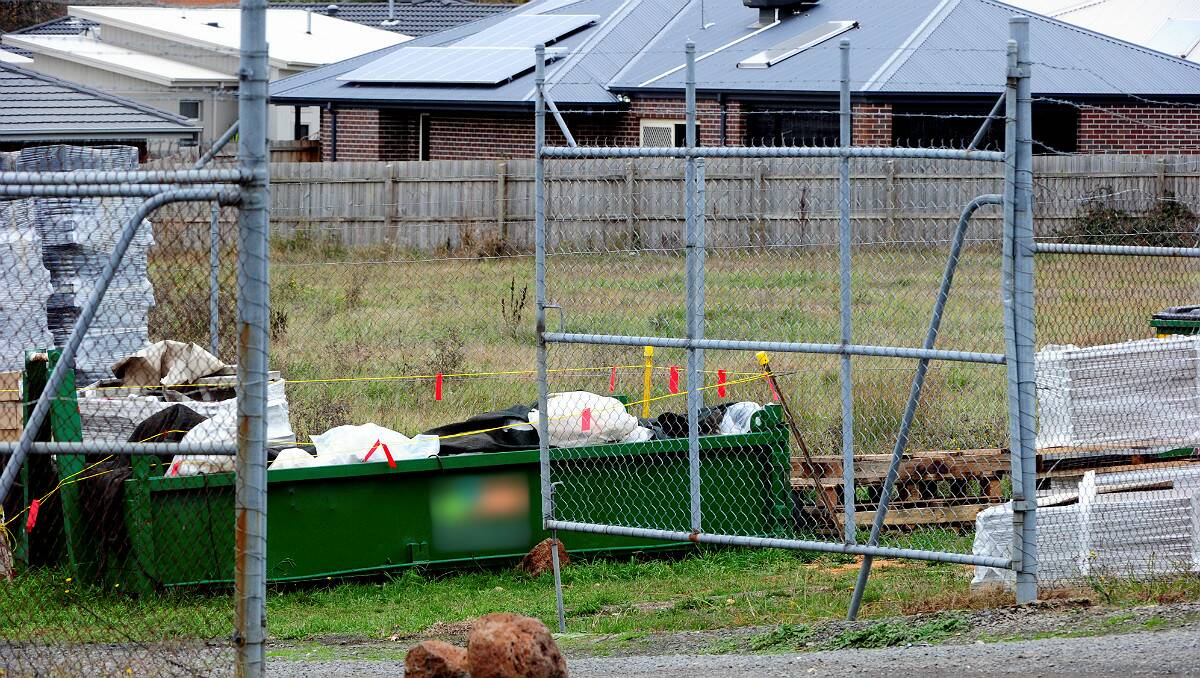 Houses close to the Melbourne Road asbestos dumping site. PICTURE: THE COURIER
