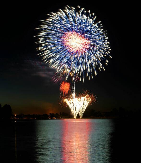 The 3BA Skyworks Spectacular at Lake Wendouree. PICTURE: JEREMY BANNISTER