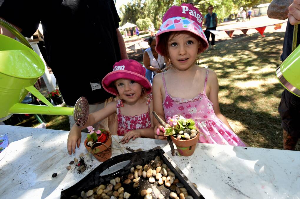 Peyton and Paige Rego - Begonia Festival day two  PIC: Jeremy Bannister