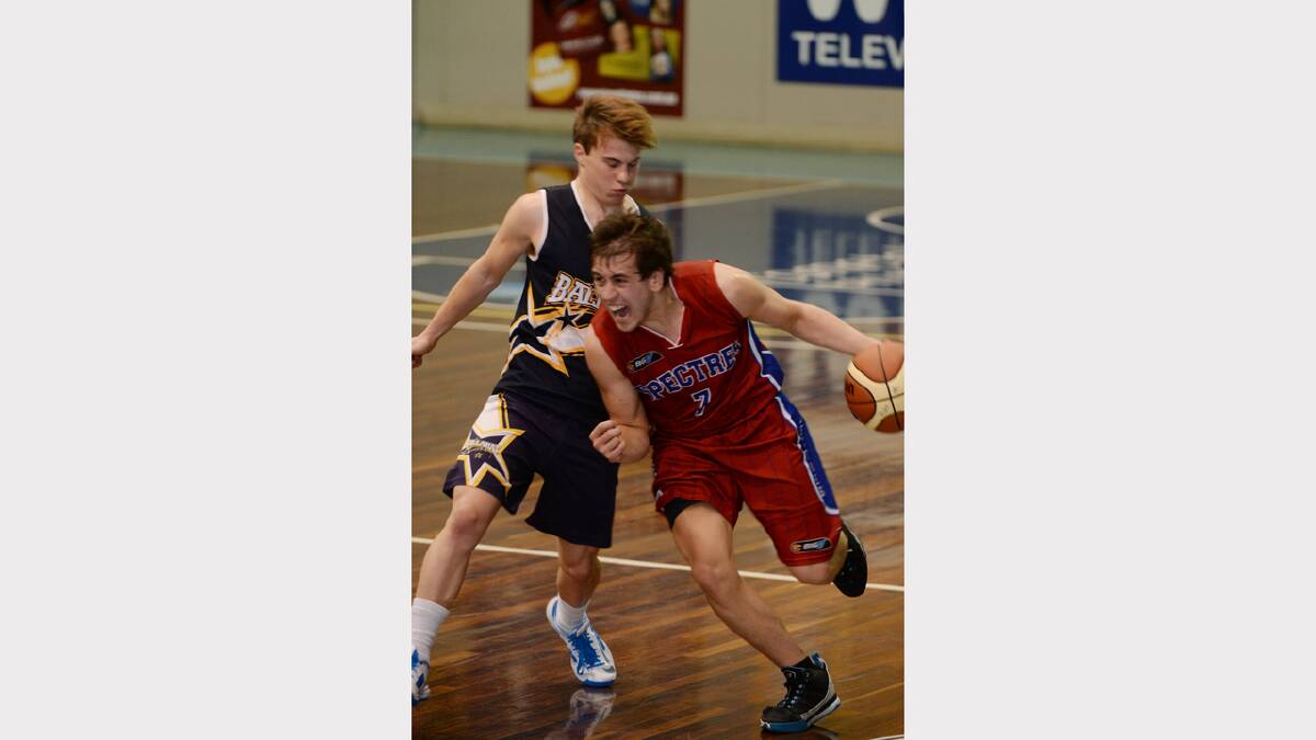 BIG V YOUTH BASKETBALL - MINERS V NUNAWADING SPECTRES, Billy Feben (Miners) and Nicholas Ross (Spectres)