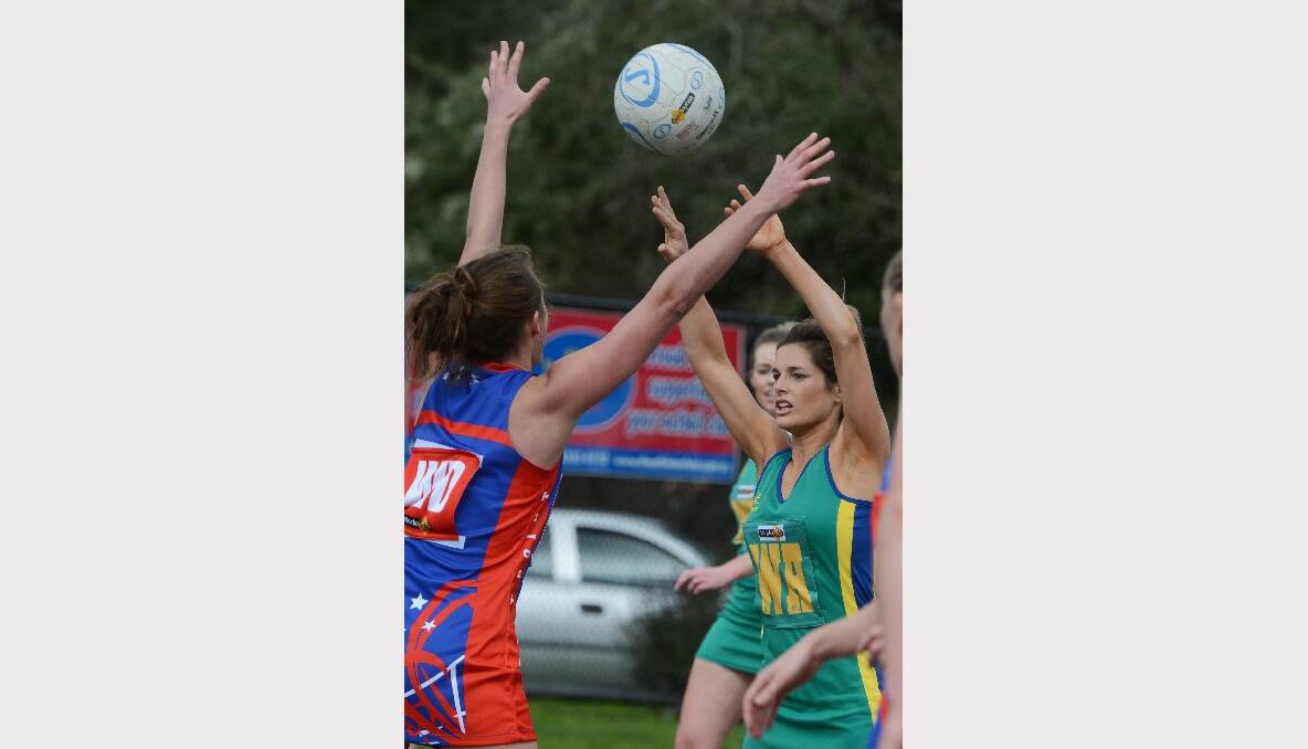 East Point's Casey Gilbert and Lake Wendouree's Stacey McCartin. PICTURE: KATE HEALY. 