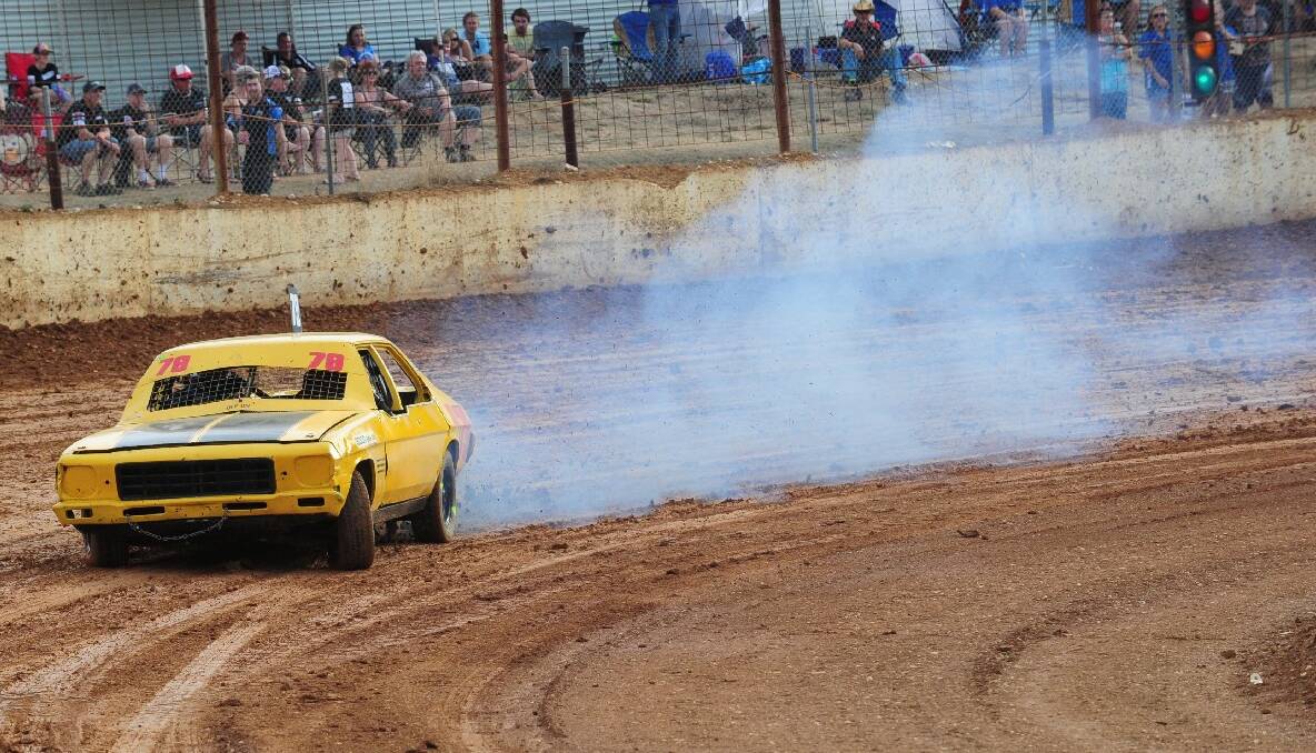 Victorian V8 dirt modified heats at Redline Raceway. PICTURE: JEREMY BANNISTER