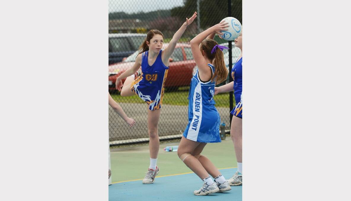 Sebastopol's Aleah McConchie and Golden Point's Abby Simpson in the U/14s. PICTURE: KATE HEALY. 