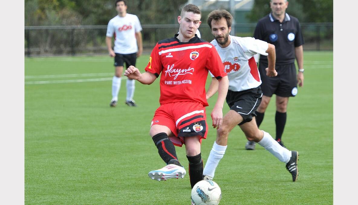 Red Devils' Adrian Curtain in the match against Latrobe University. PICTURE: LACHLAN BENCE. 