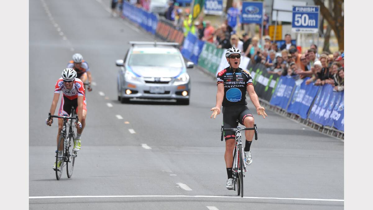 Under 23 champion Jordan Kerby leads Damien Howson (2nd) and Jack Haig (3rd). PICTURE: KATE HEALY