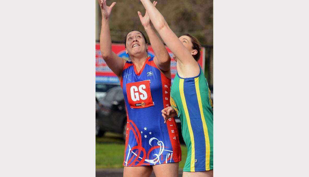 East Point's Catherine Maika and Lake Wendouree's Melanie Allen. PICTURE: KATE HEALY. 