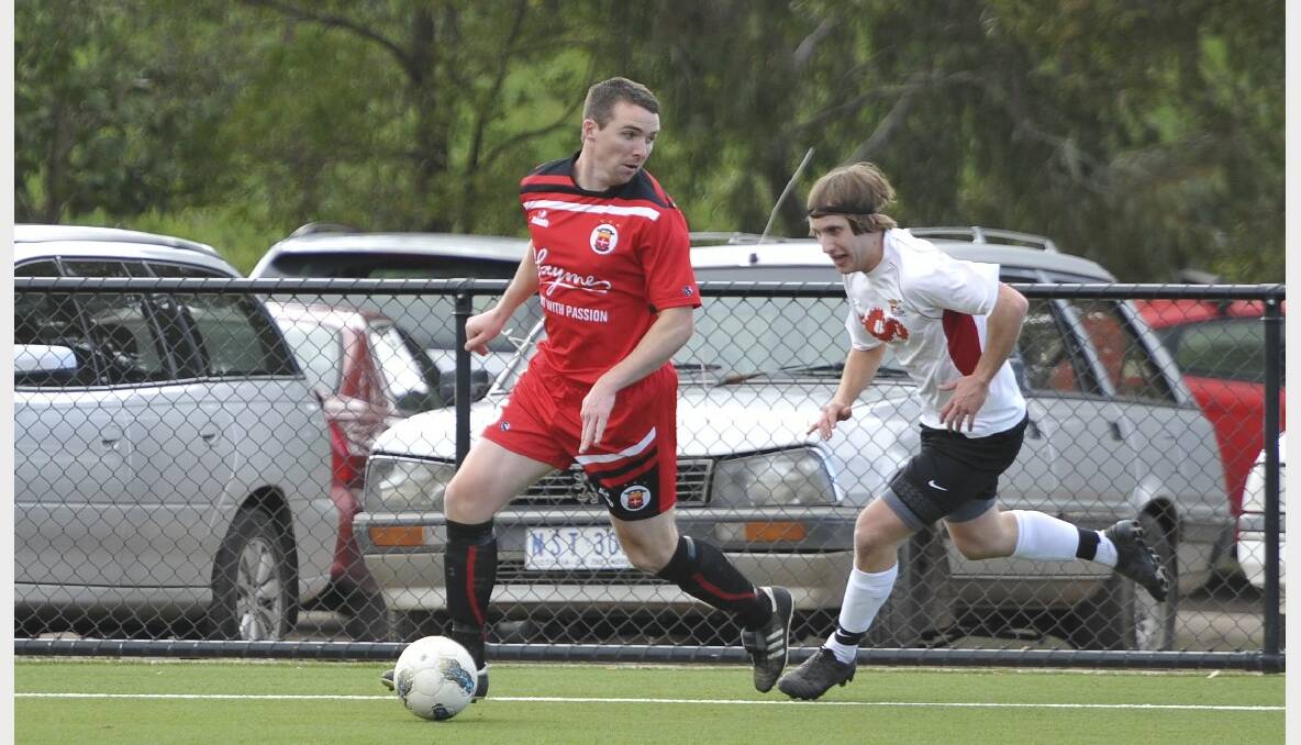 Red Devils' Brian Shelley in the match against Latrobe University. PICTURE: LACHLAN BENCE. 